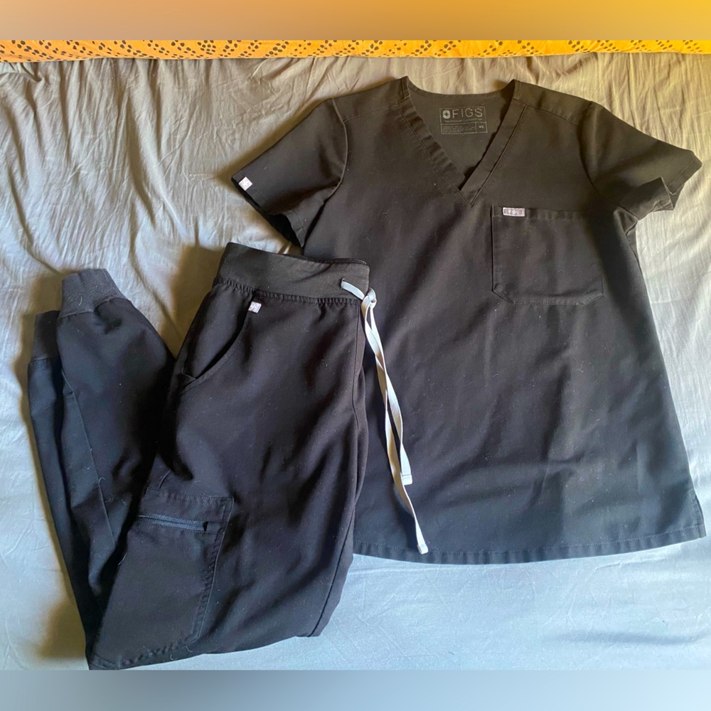 FIGS Black Scrub Set XS/S